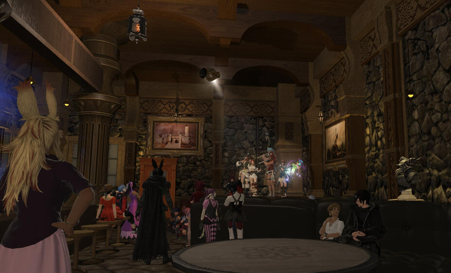 Valorye solo-piping on the house stage